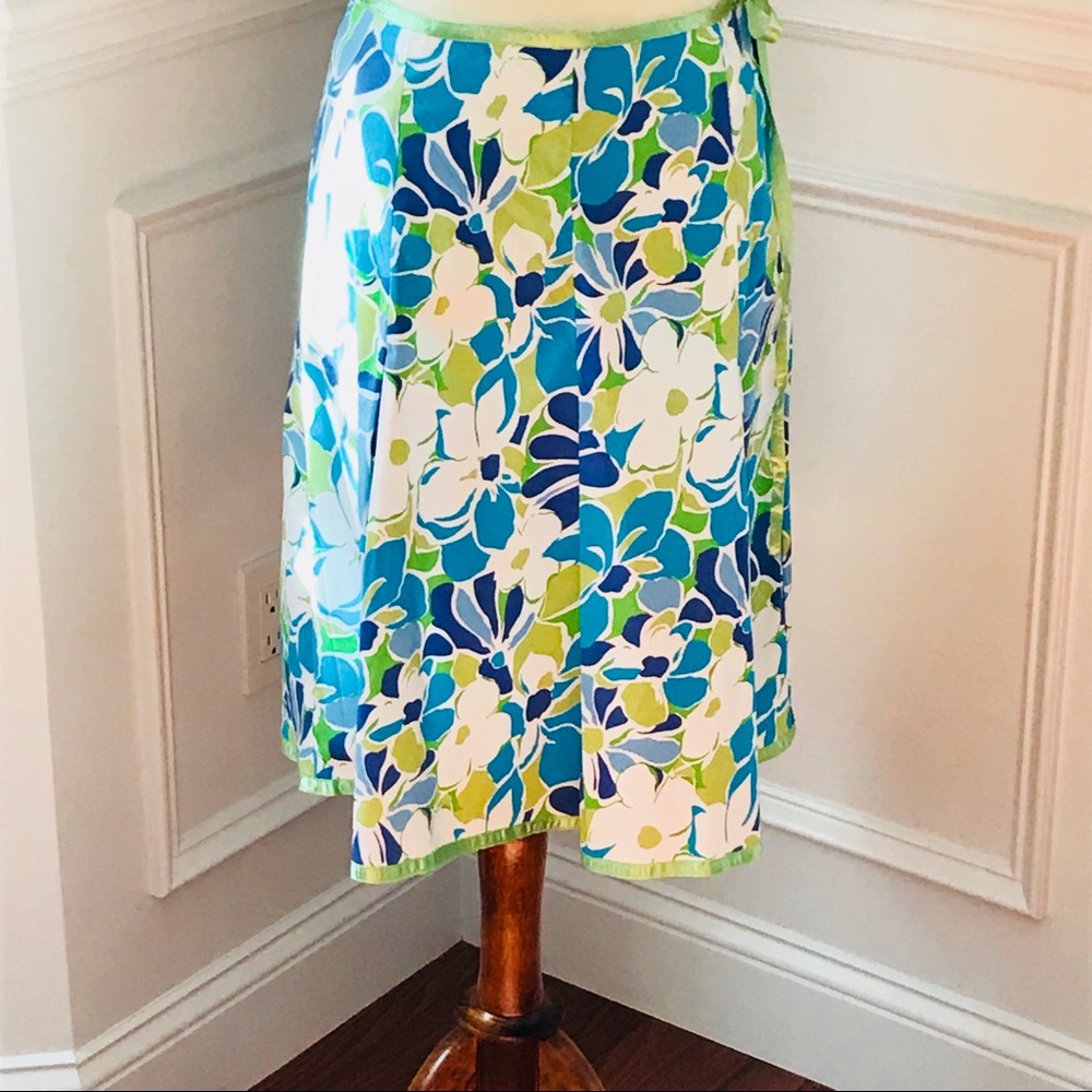 NWOT SPRING is in the air! Skirt